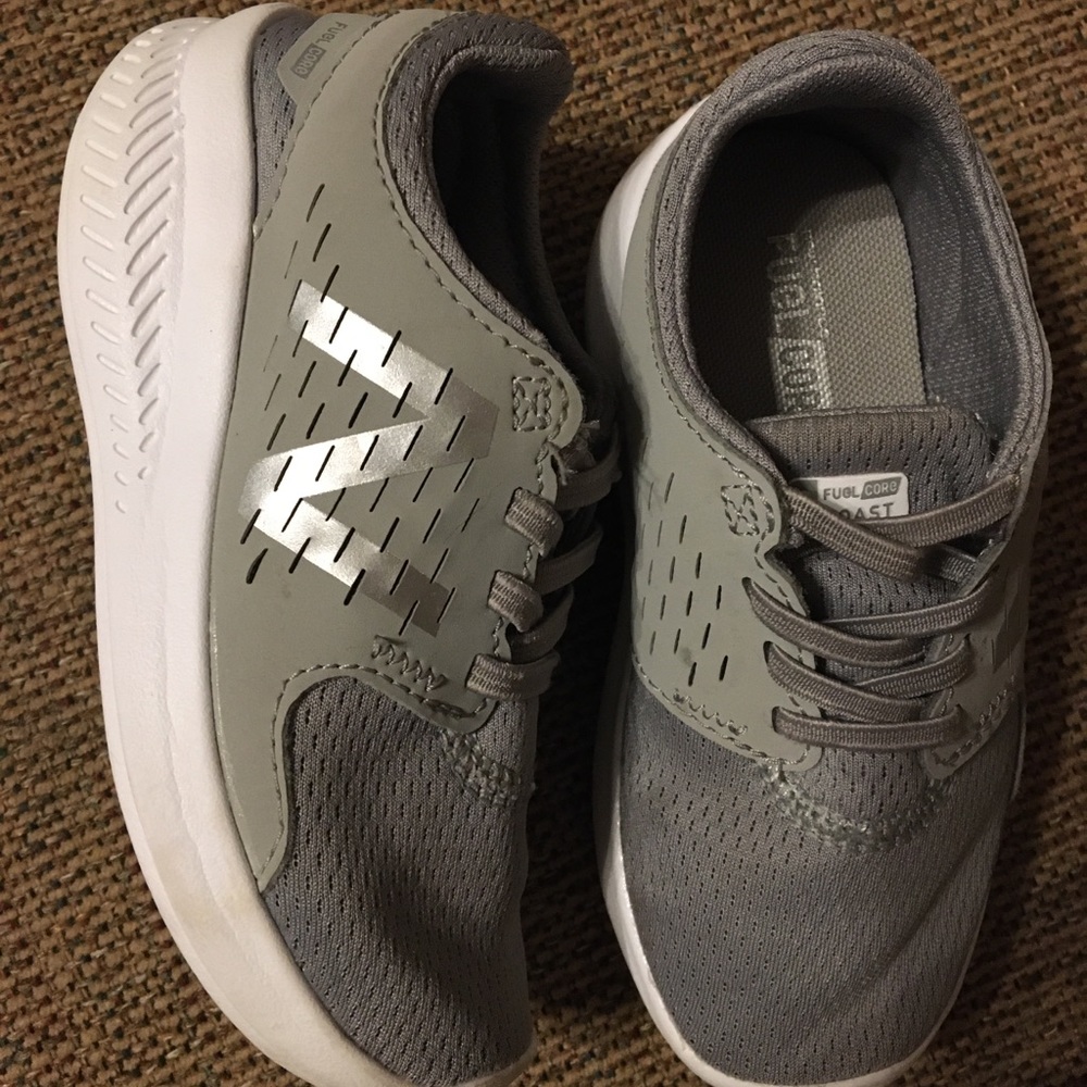 Toddler boys sneakers size 9W